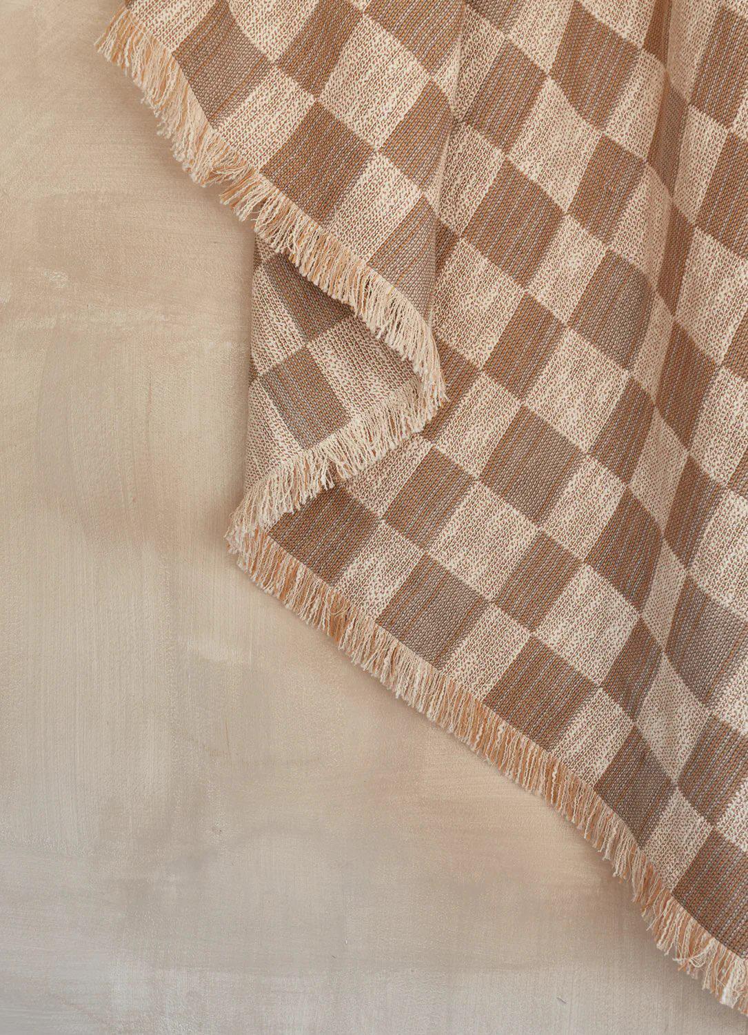 Mariana Throw