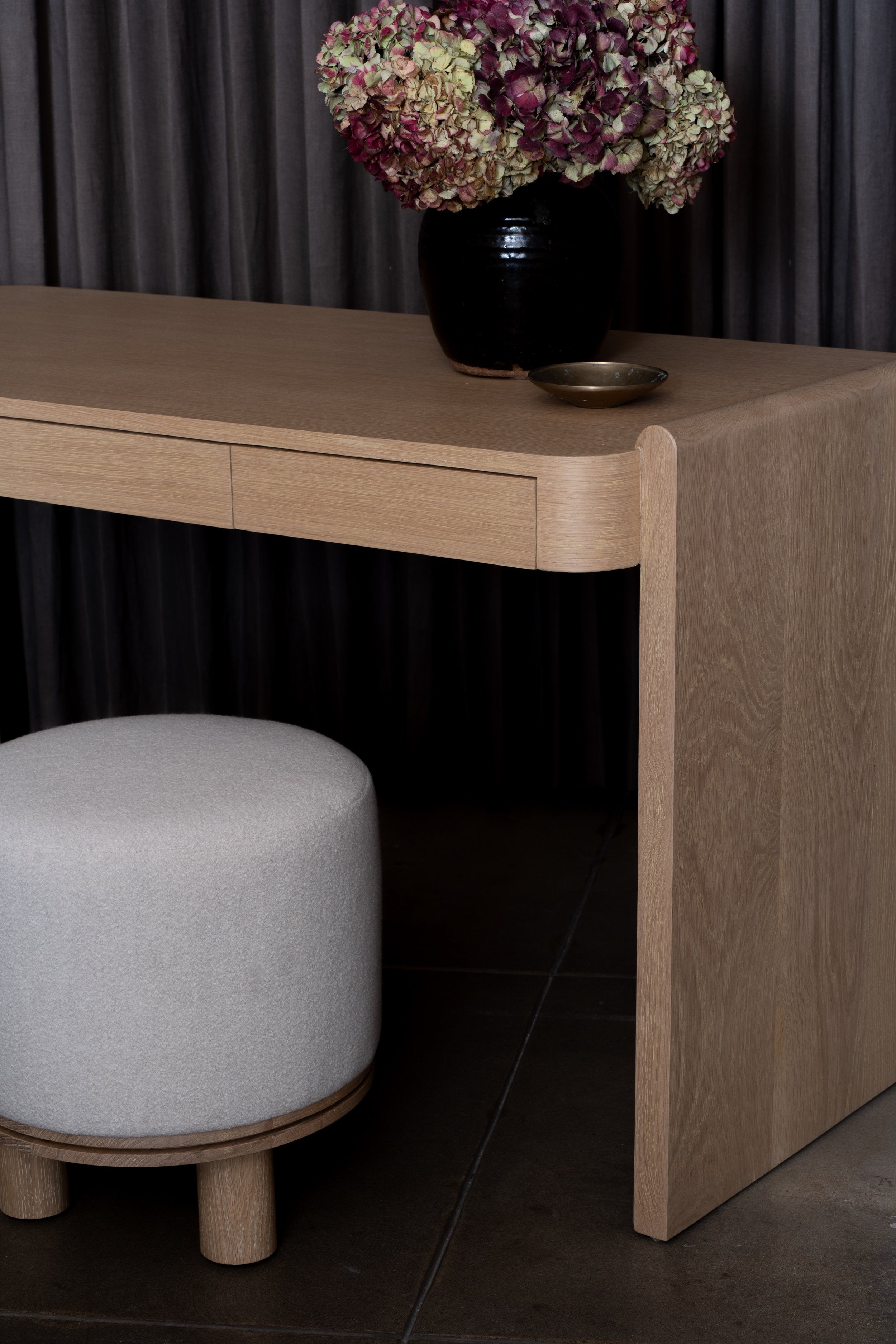 Renay Desk