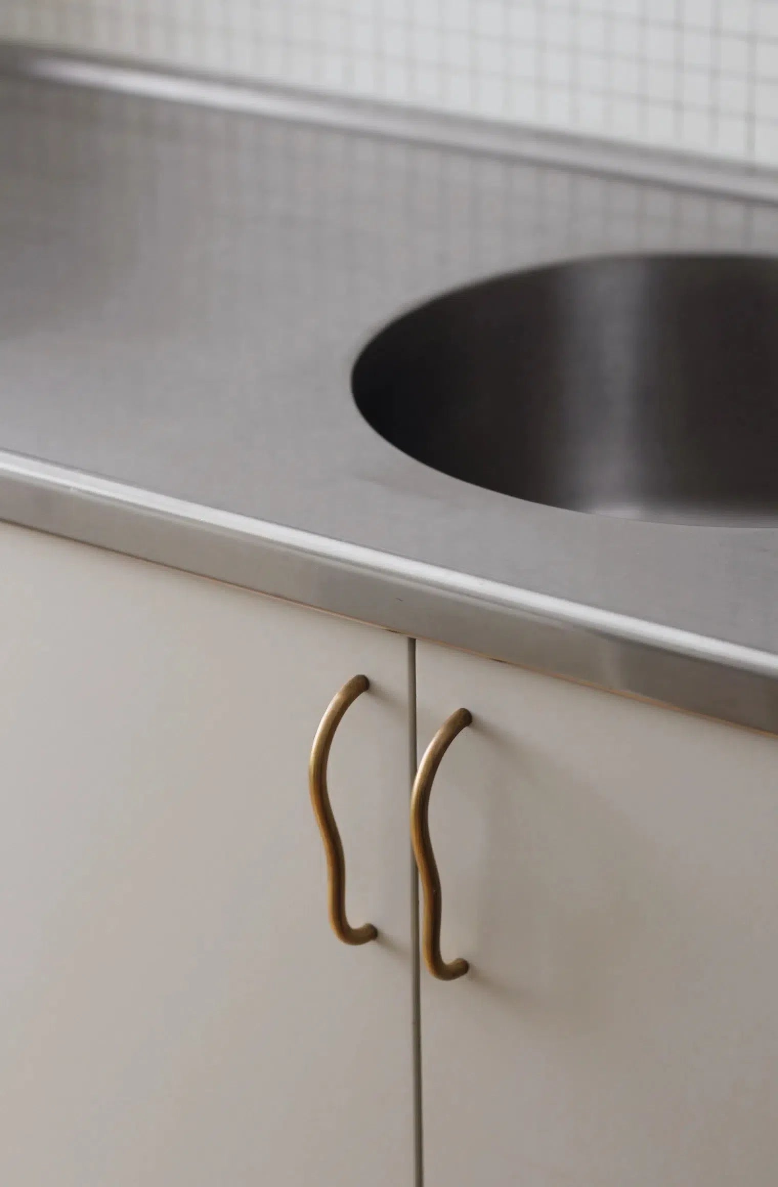 Limber in Amber Brass